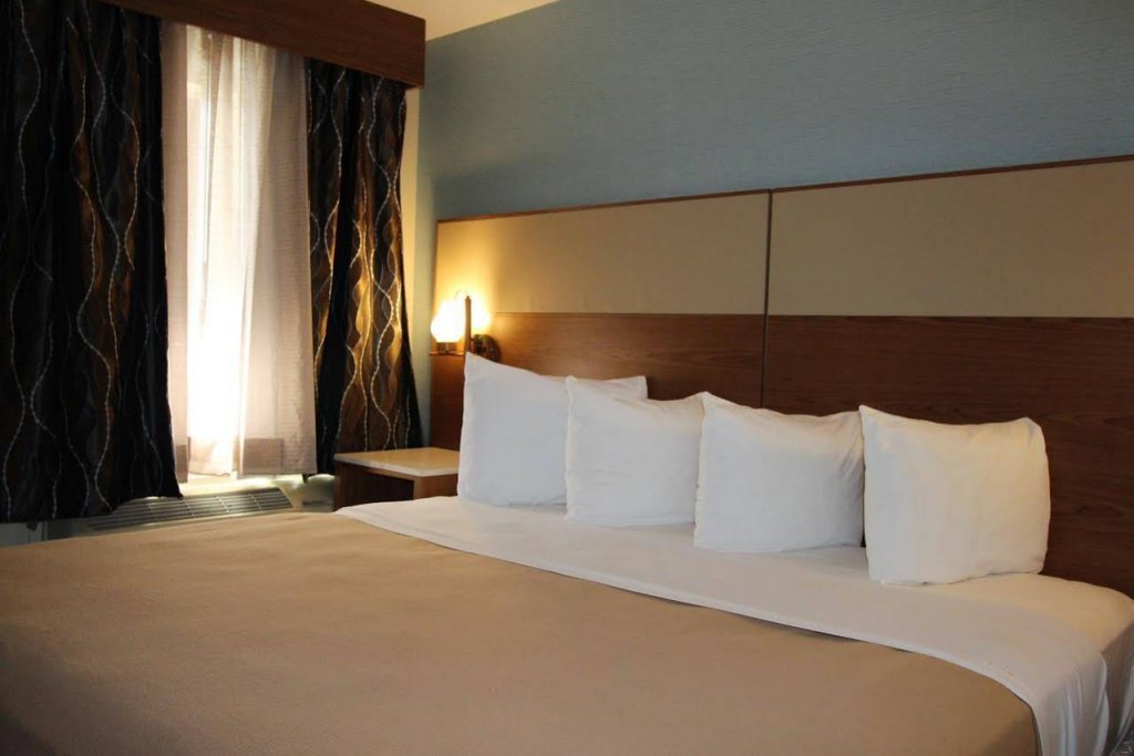 Фото Best Western Carlsbad by the Sea