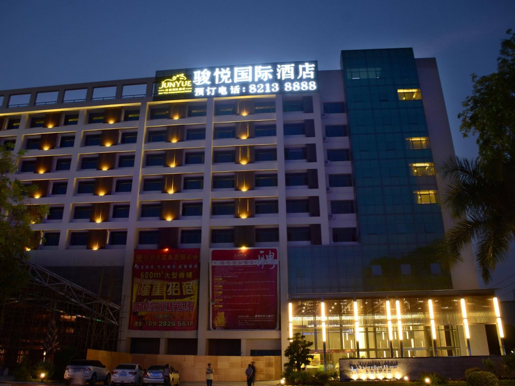 Фото отеля 1