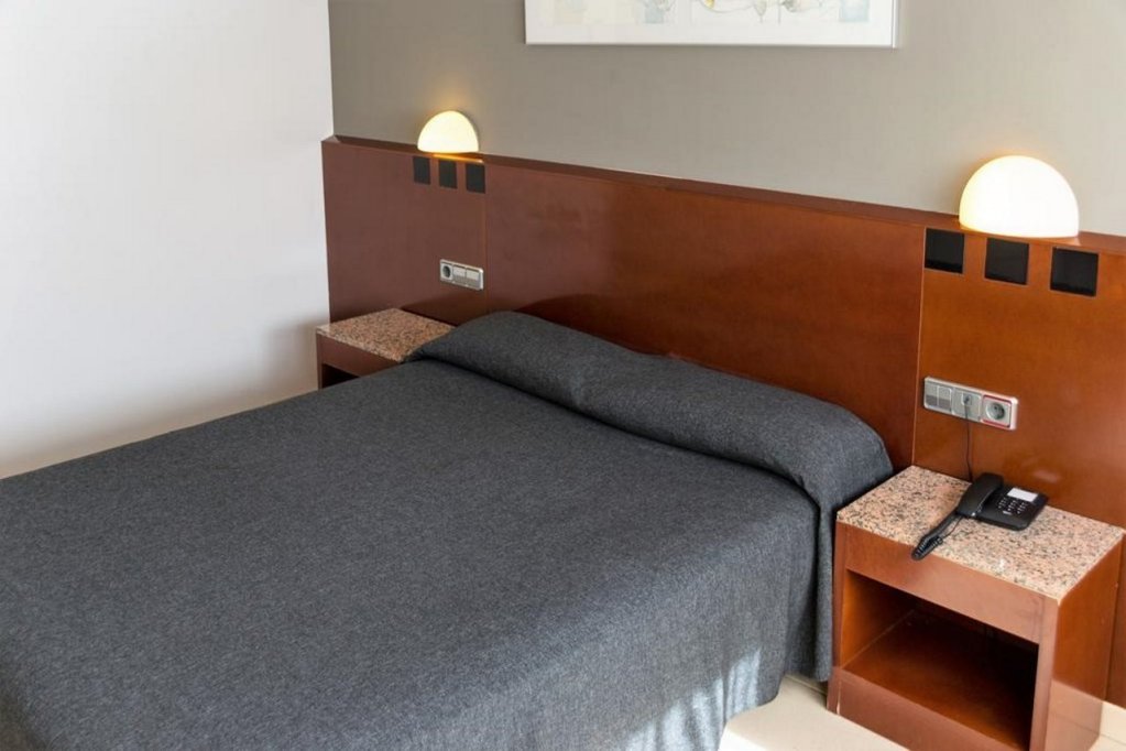 Фото Hostal Sant Pau