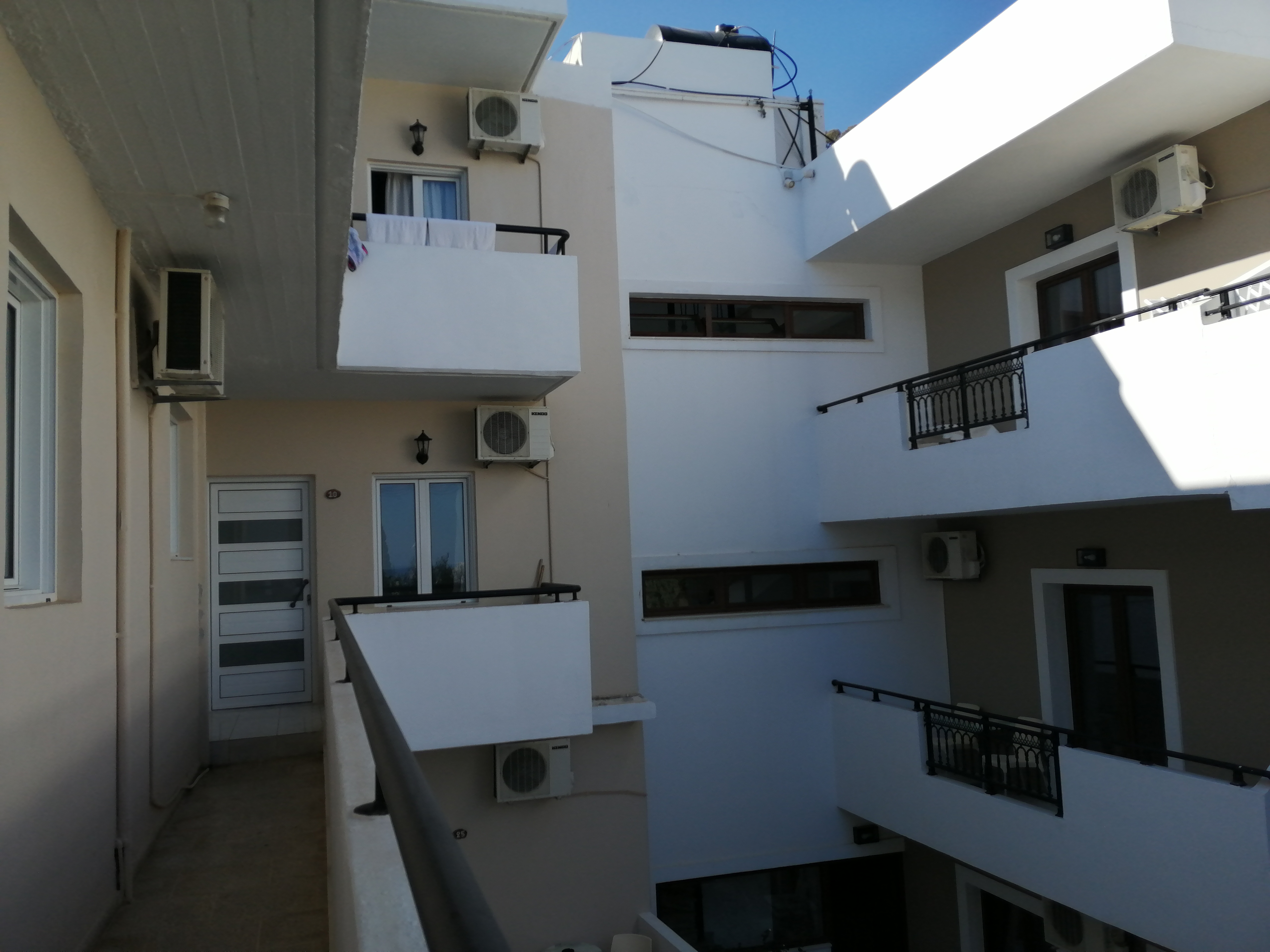 Фото Iraklis Studios & Apartments