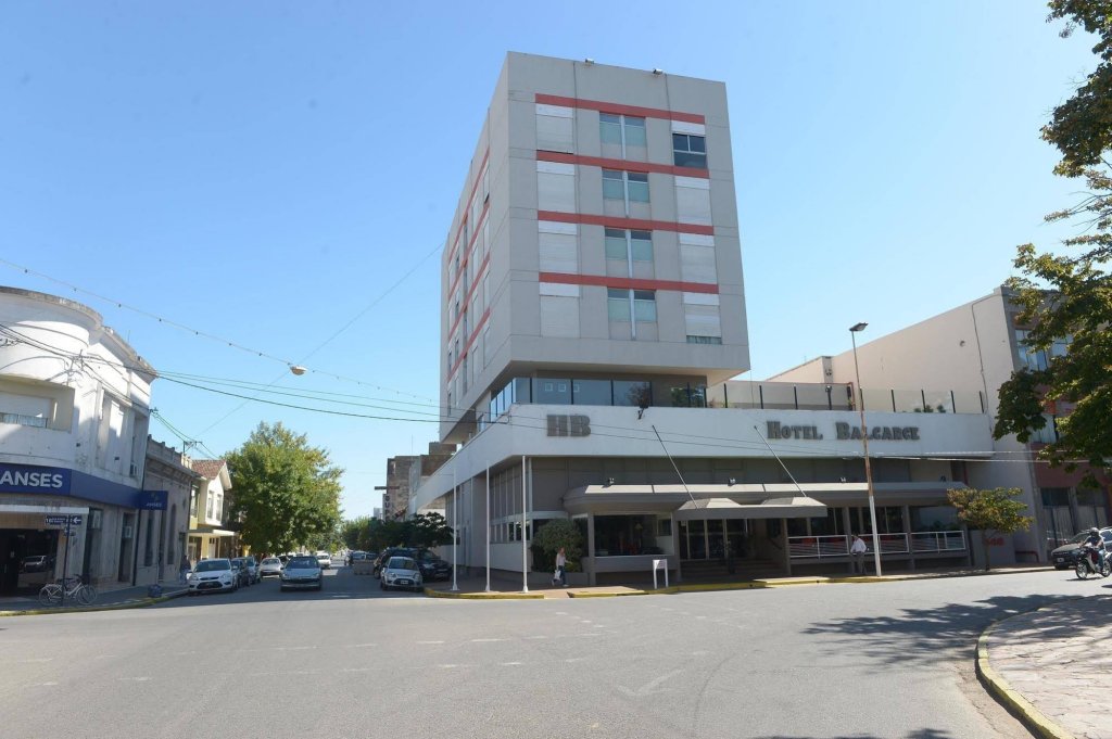 Фото отеля 2