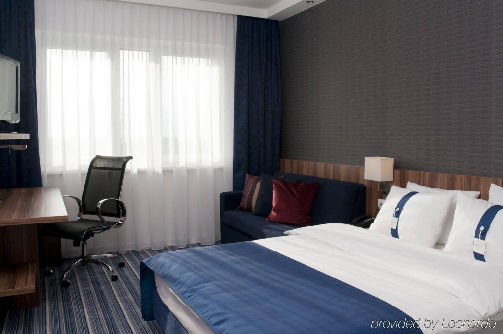 Фото Holiday Inn Express Bremen Airport, an Ihg Hotel
