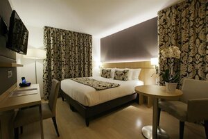 Residhome Appart Hotel Paris-Massy (Massy, Rue Christophe Colomb, 7), hotel