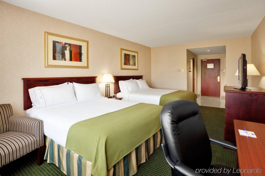 Фото GLō Best Western Mississauga Corporate Centre