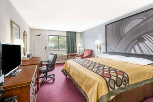 Sprucewood Inn (Ohio, Lorain County, Elyria), hotel