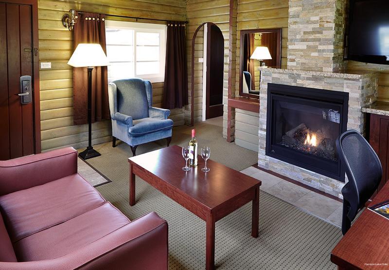 Фото Harrison Lake Hotel