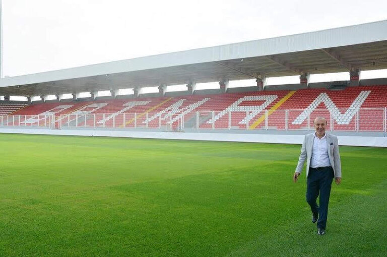 Stadium New Batman Stadium, Batman, photo