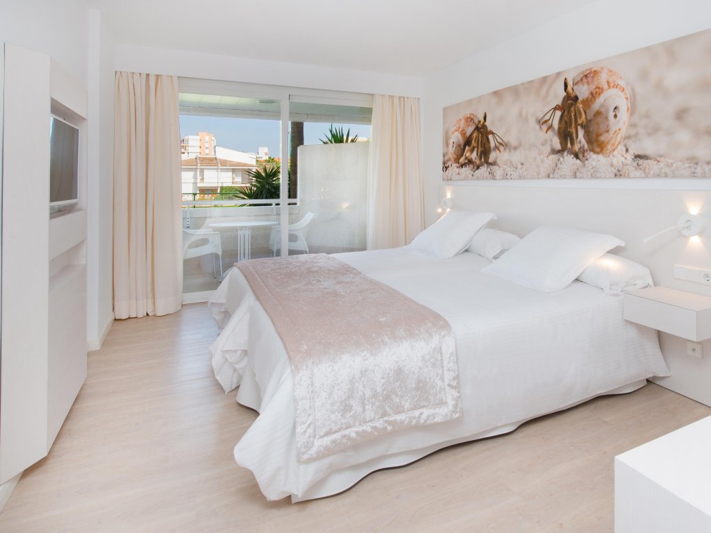 Фото Iberostar Waves Cristina