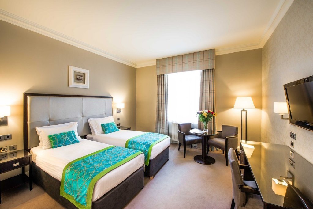 Фото Leonardo Hotel Edinburgh City