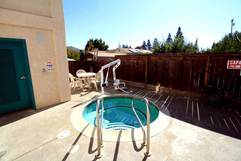 Фото Cloverdale Wine Country Inn & Suites