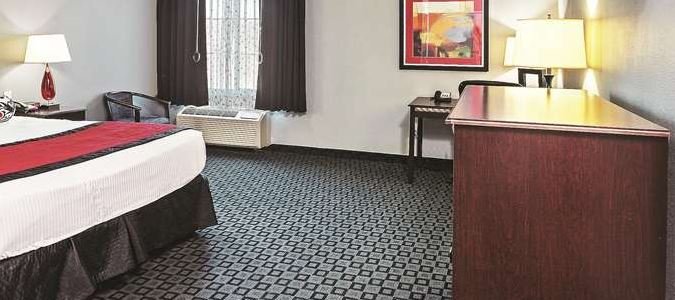 Фото La Quinta Inn & Suites by Wyndham Decatur