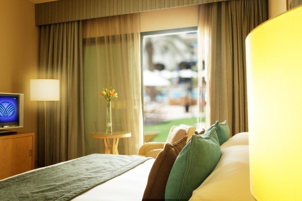 Фото Al Ain Rotana