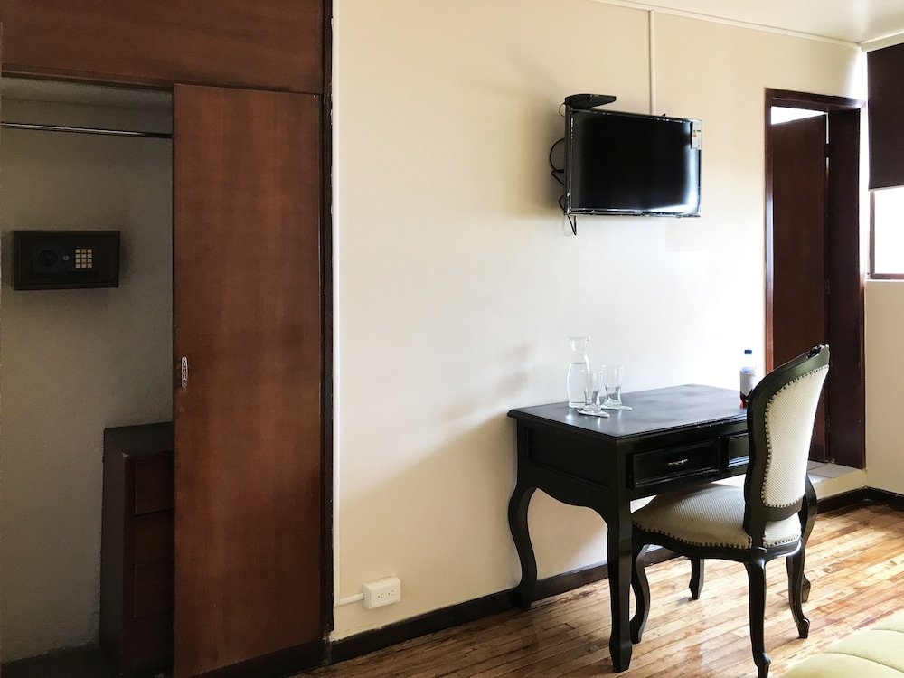 Фото Hotel Muros Quito