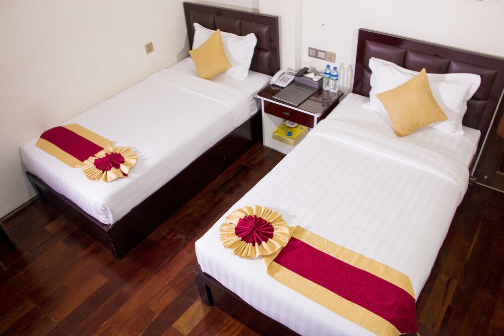 Фото Golden City Light Hotel