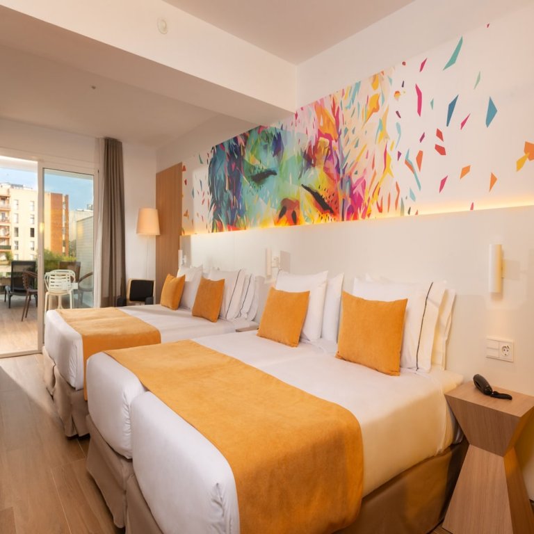 Фото L’Azure Hotel