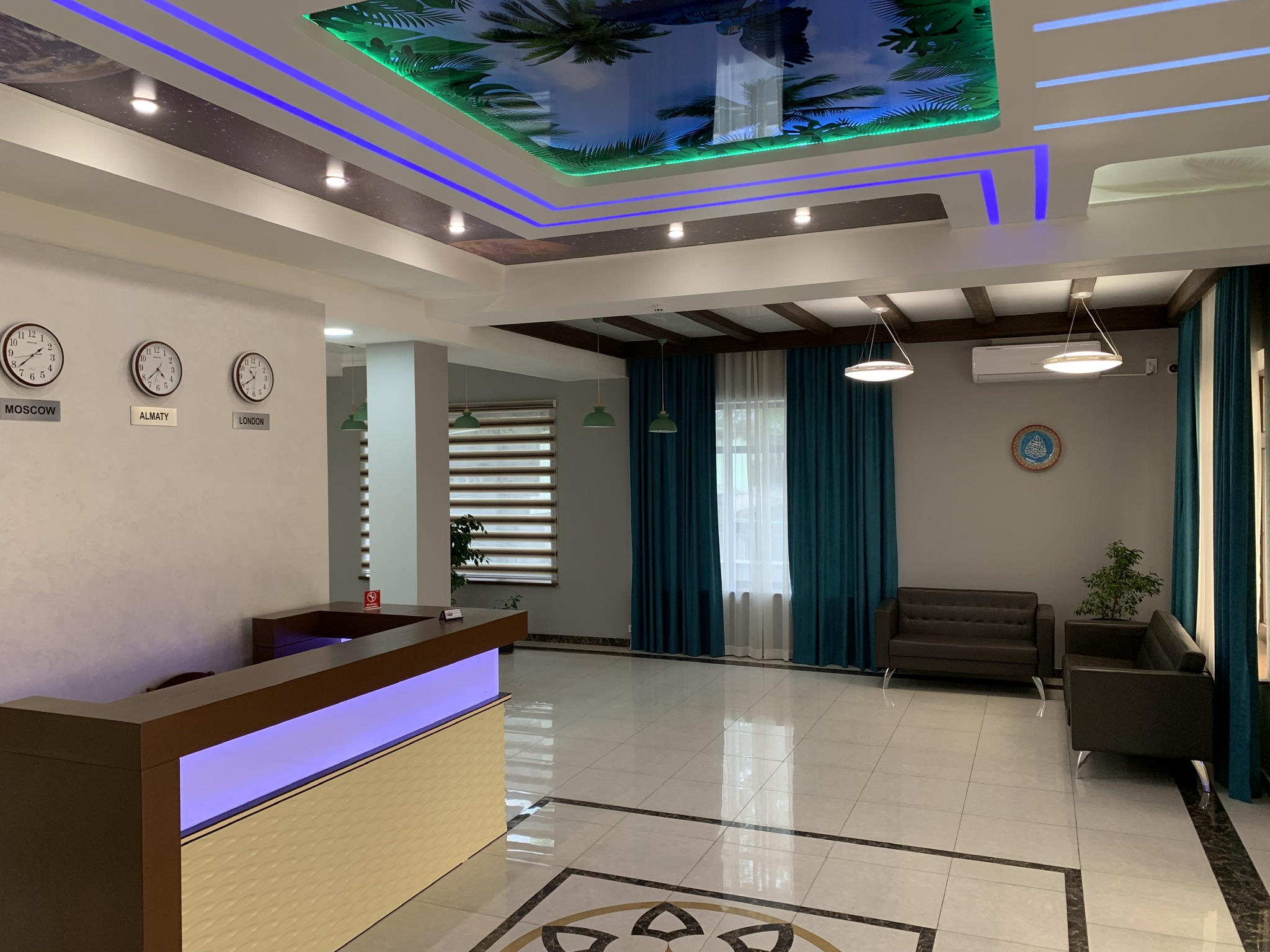 Фото отеля 1