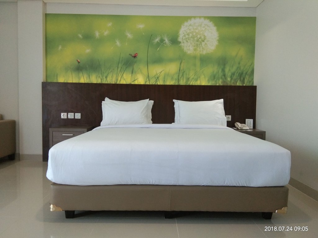 Фото Emerald Hotel