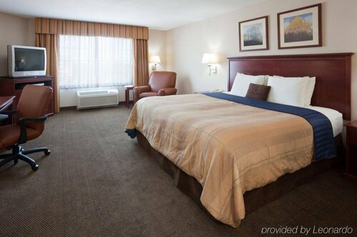 Гостиница Hawthorn Suites by Wyndham Madison Fitchburg в Мэдисоне
