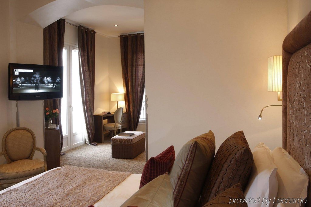 Фото Hôtel La Pérouse Nice