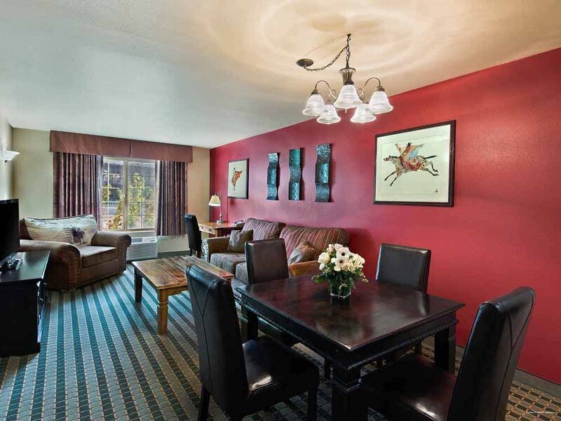 Фото Oxford Suites Pendleton