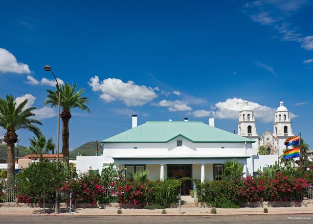 Фото The Blenman Inn