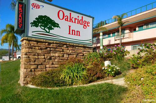 Гостиница Oakridge Inn