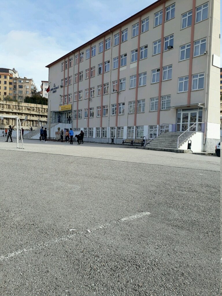 تعليم ثانوي Bekir Gökdağ Anadolu Lisesi ، أنقرة، صورة