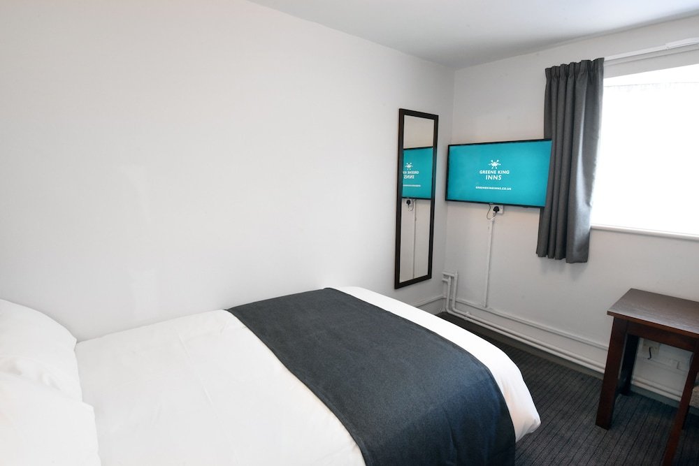 Фото Oaklands Hotel