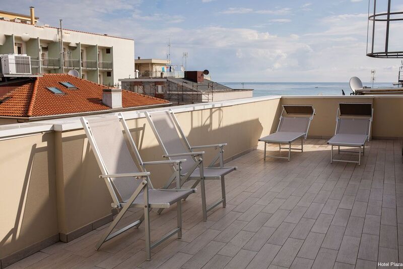 Фото Hotel Plaza