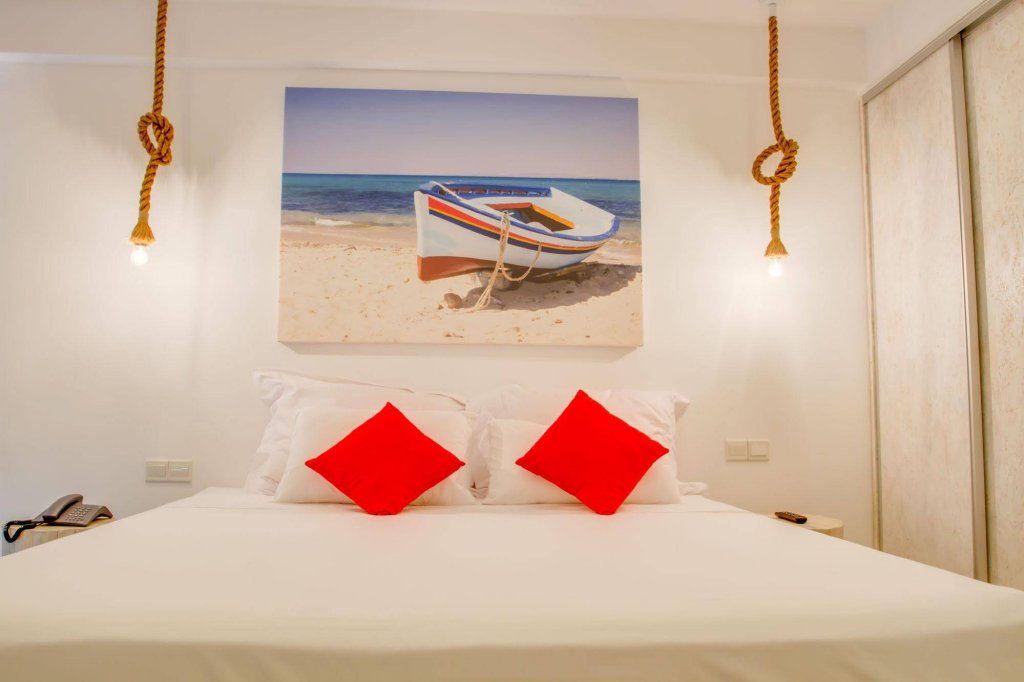 Фото Blue Harbour Boutique