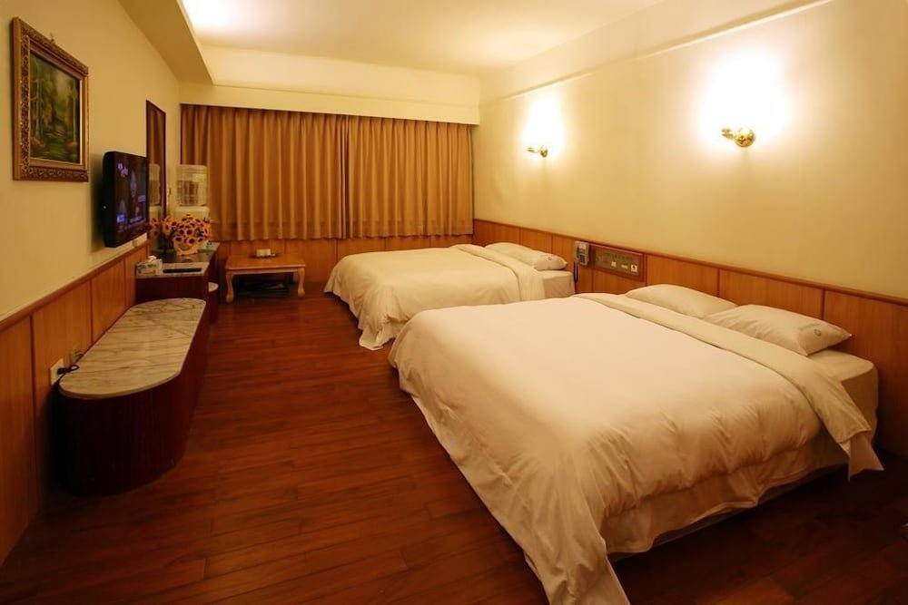 Фото Etung Hotel