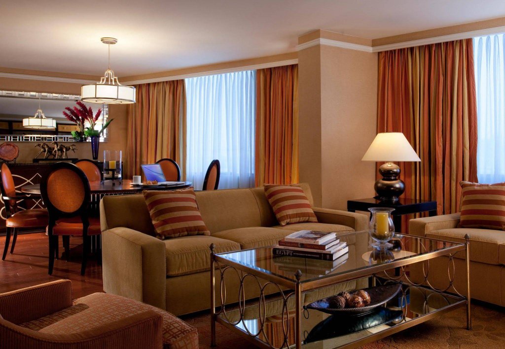 Фото Renaissance Dallas Hotel