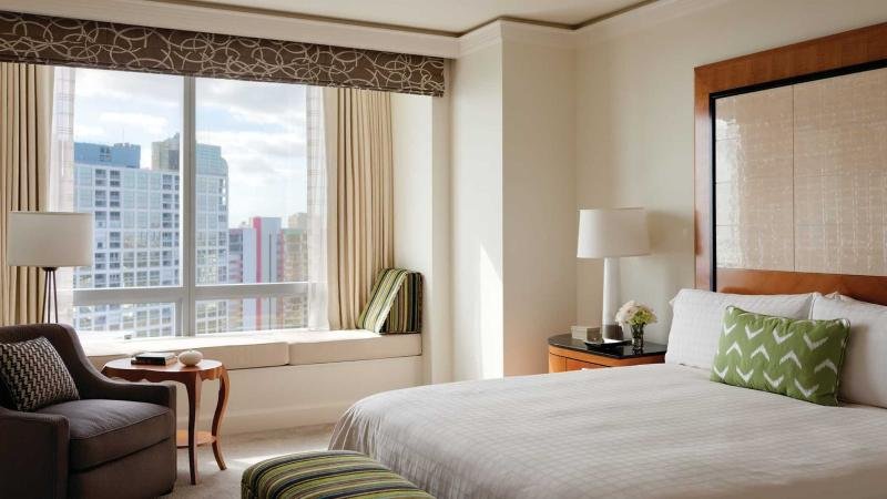 Фото Four Seasons Hotel Miami
