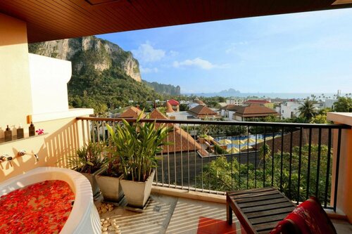 Гостиница Avani AO Nang Cliff Krabi Resort