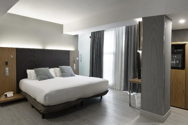 Фото Petit Palace Alcalá