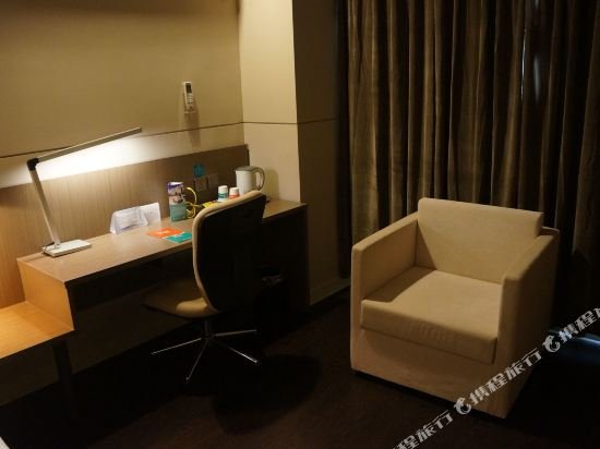 Фото Jinjiang Inn Select Shanghai Chuansha Subway Station