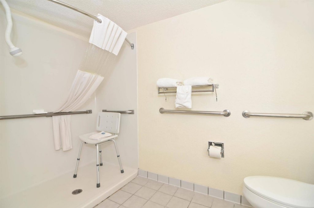 Фото Days Inn by Wyndham Panama City