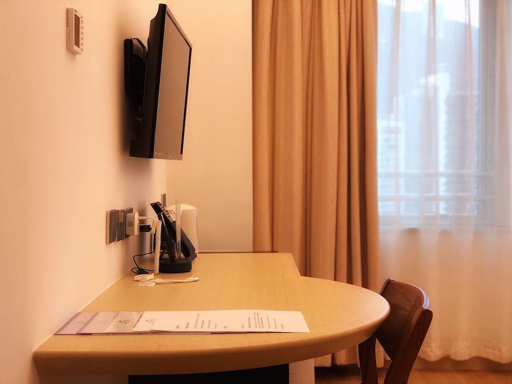 Фото South Pacific Hotel