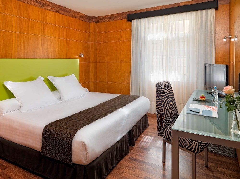 Фото Occidental Santa Cruz Contemporáneo