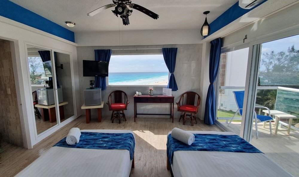 Фото Paradise Beachfront & Nightlife Heart