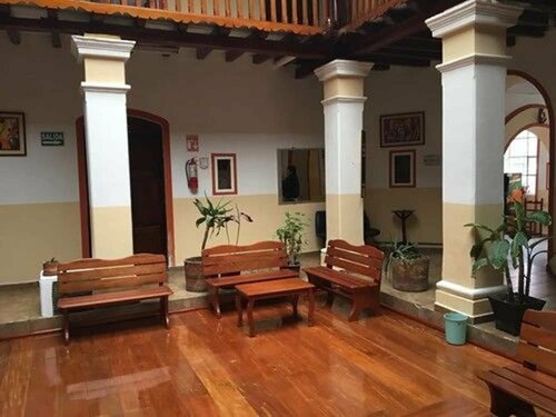 Хостел Hostal Buenos Aires в Кито