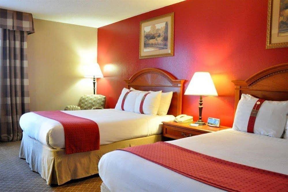 Фото Country Inn & Suites by Radisson, North Little Rock, Ar