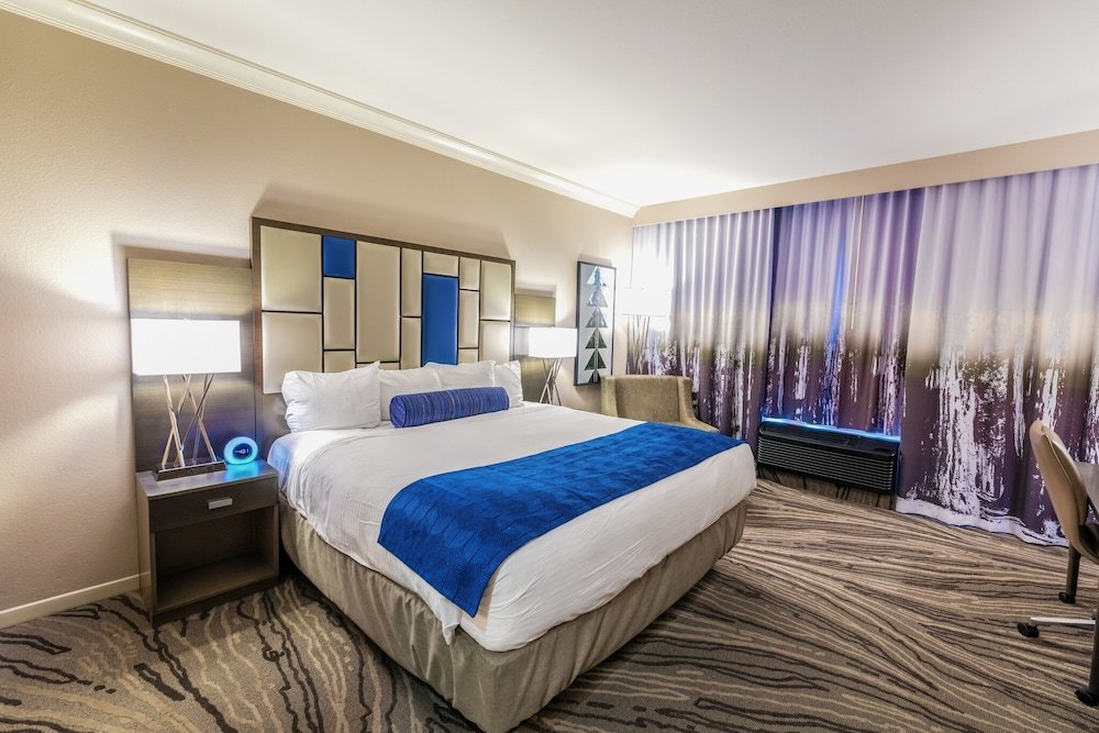 Фото 83733978426