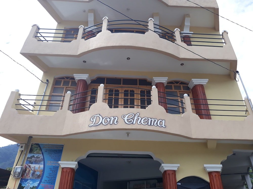 Фото отеля 1