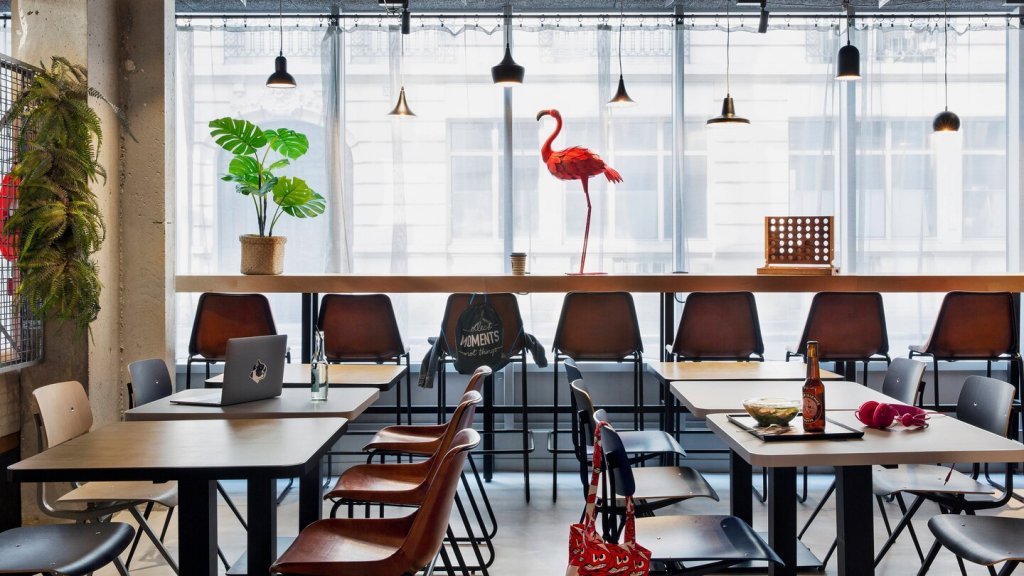 Фото Moxy Paris Bastille France