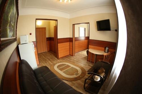 Фото Монерон