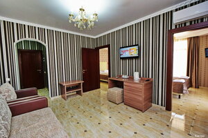 Castro (selo Kabardinka, Mira Street, 15Б), hotel