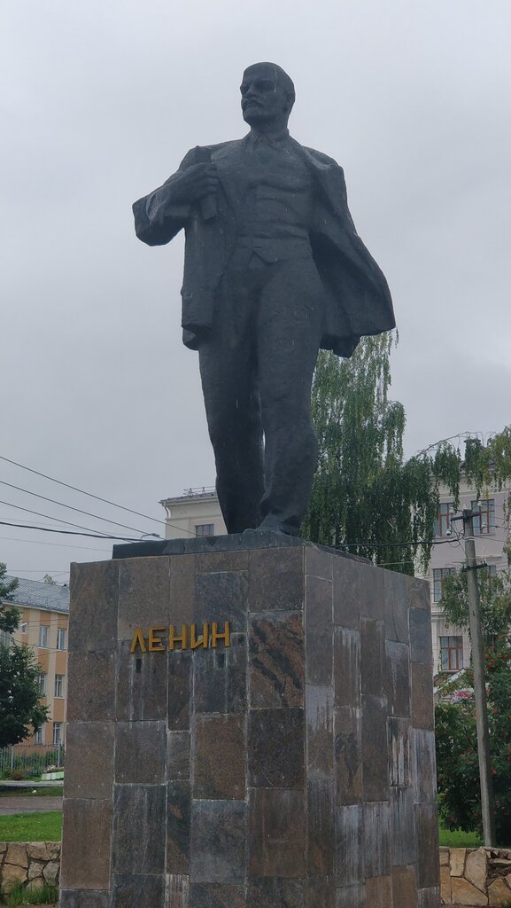 Памятник, мемориал В.И. Ленин, Елабуга, фото