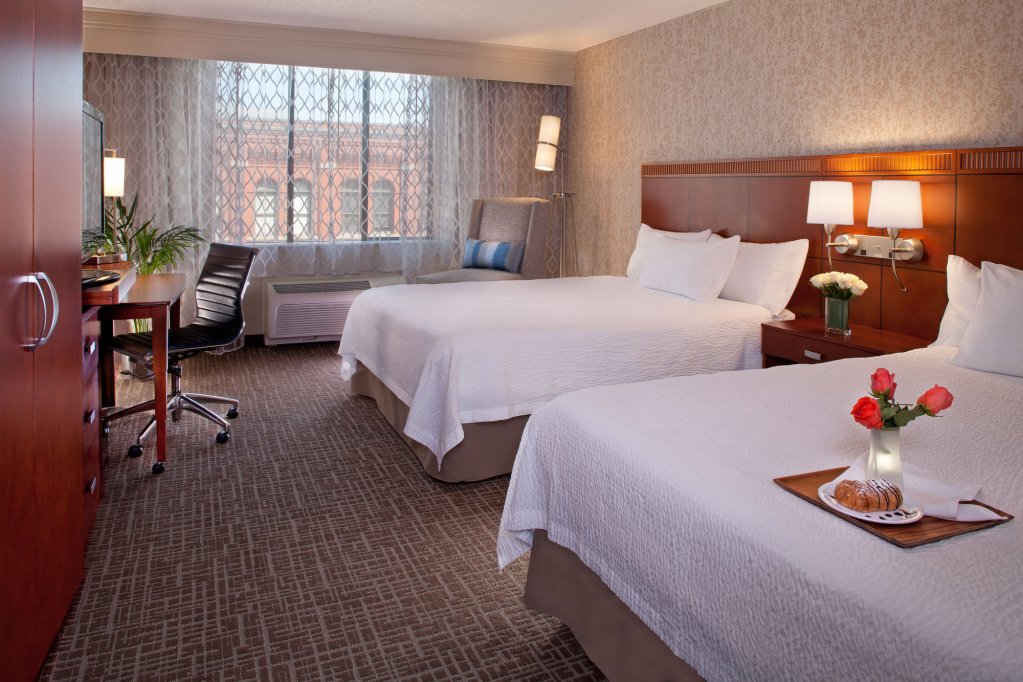 Фото Marriott Tacoma Downtown