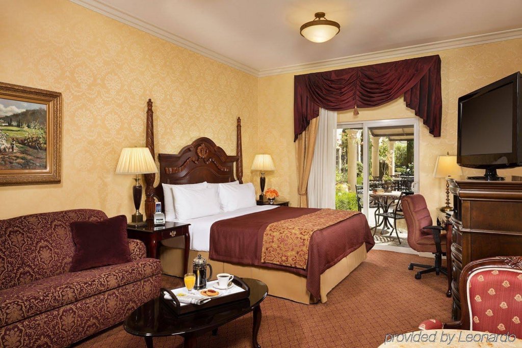 Фото Ayres Hotel Seal Beach